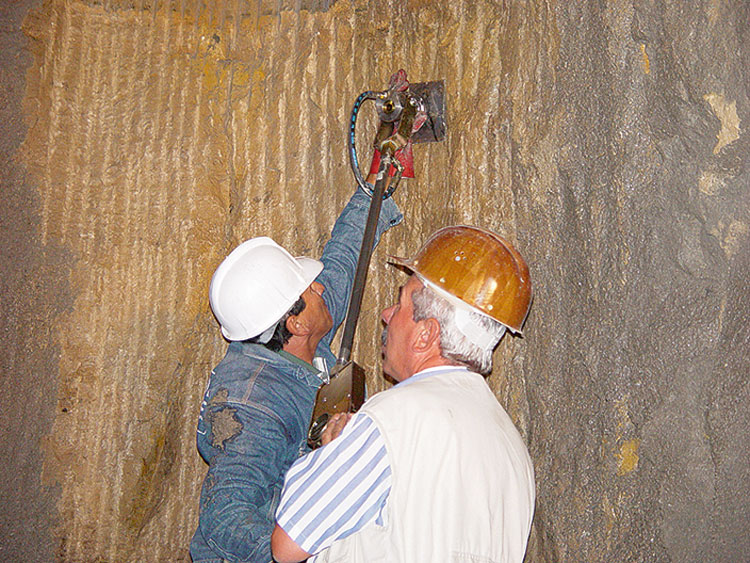 First application of OMEGA-BOLT for Mato Forte Tunnel First application of OMEGA-BOLT for Mato Forte Tunnel