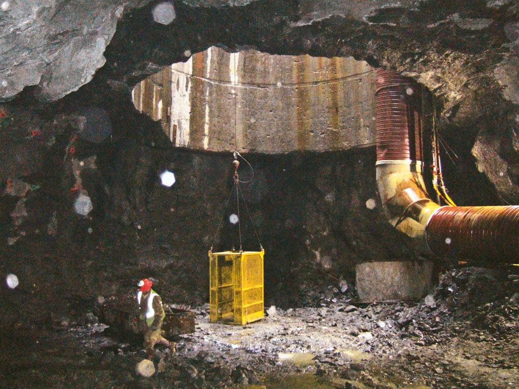 Primera utilización de anclajes de doble protección anticorrosiva en América Primera utilización de anclajes de doble protección anticorrosiva en América