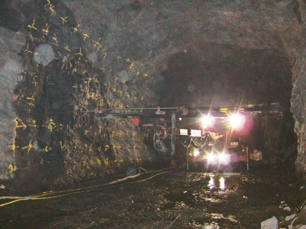 Primera utilización de anclajes de doble protección anticorrosiva en América Primera utilización de anclajes de doble protección anticorrosiva en América