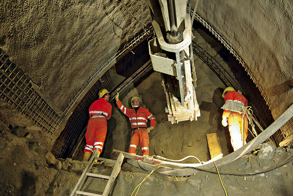 Tunnelausbau-Produkte für Bau des Lainzer Tunnels in Wien Tunnelausbau-Produkte für Bau des Lainzer Tunnels in Wien