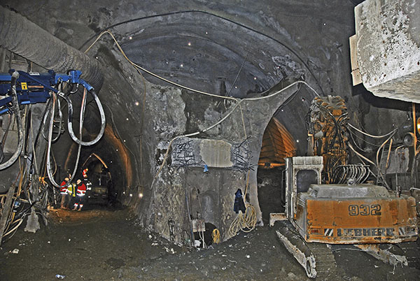 Tunnelausbau-Produkte für Bau des Lainzer Tunnels in Wien Tunnelausbau-Produkte für Bau des Lainzer Tunnels in Wien