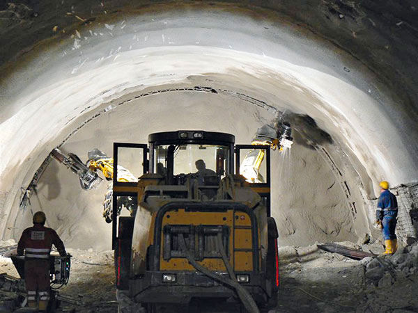 Segundo tubo del Túnel Tauern completamente excavado y estabilizado con productos DSI Segundo tubo del Túnel Tauern completamente excavado y estabilizado con productos DSI
