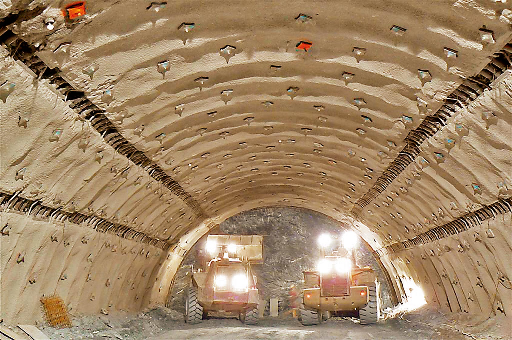 Segundo tubo del Túnel Tauern completamente excavado y estabilizado con productos DSI Segundo tubo del Túnel Tauern completamente excavado y estabilizado con productos DSI