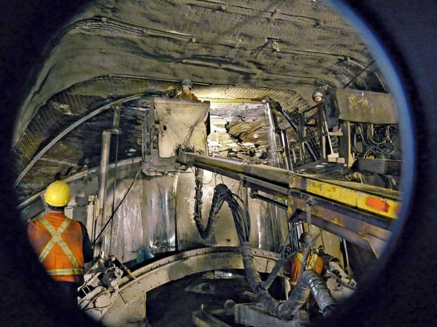 Untertunnelung der Niagara-Fälle mit DSI und ACI: Naturwunder und Energiequelle Untertunnelung der Niagara-Fälle mit DSI und ACI: Naturwunder und Energiequelle