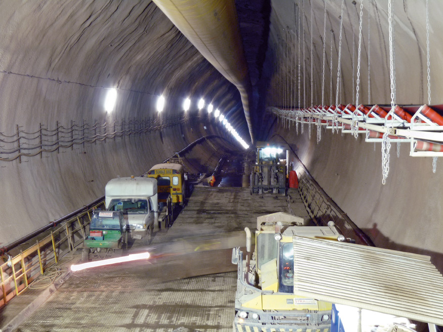 Untertunnelung der Niagara-Fälle mit DSI und ACI: Naturwunder und Energiequelle Untertunnelung der Niagara-Fälle mit DSI und ACI: Naturwunder und Energiequelle