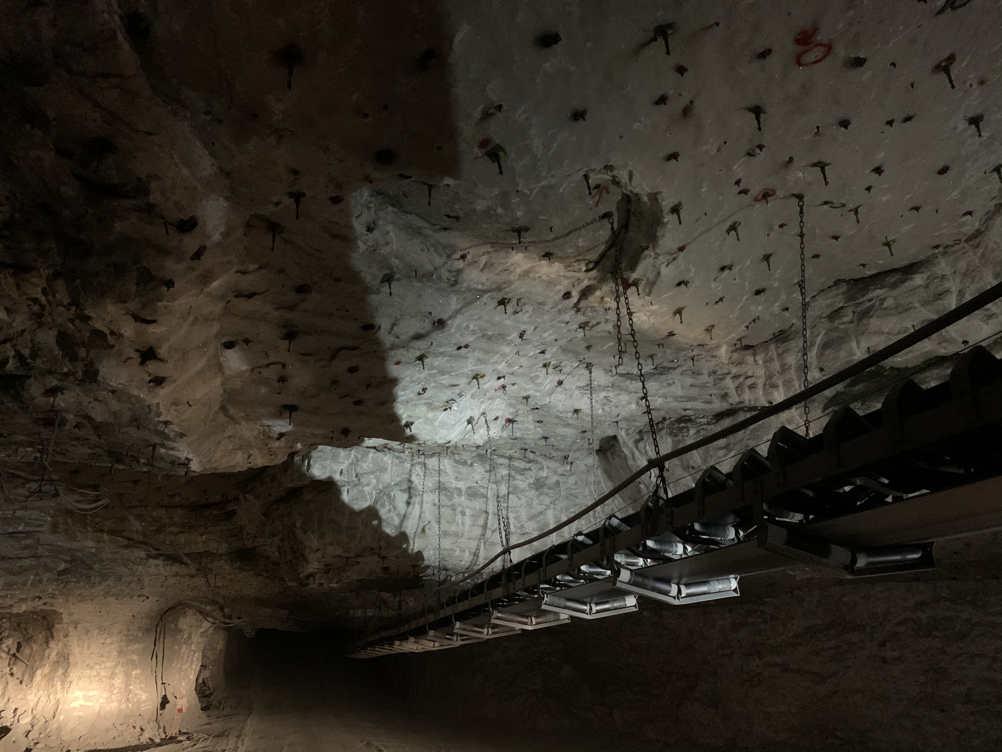 Proven support of underground stopes Proven support of underground stopes