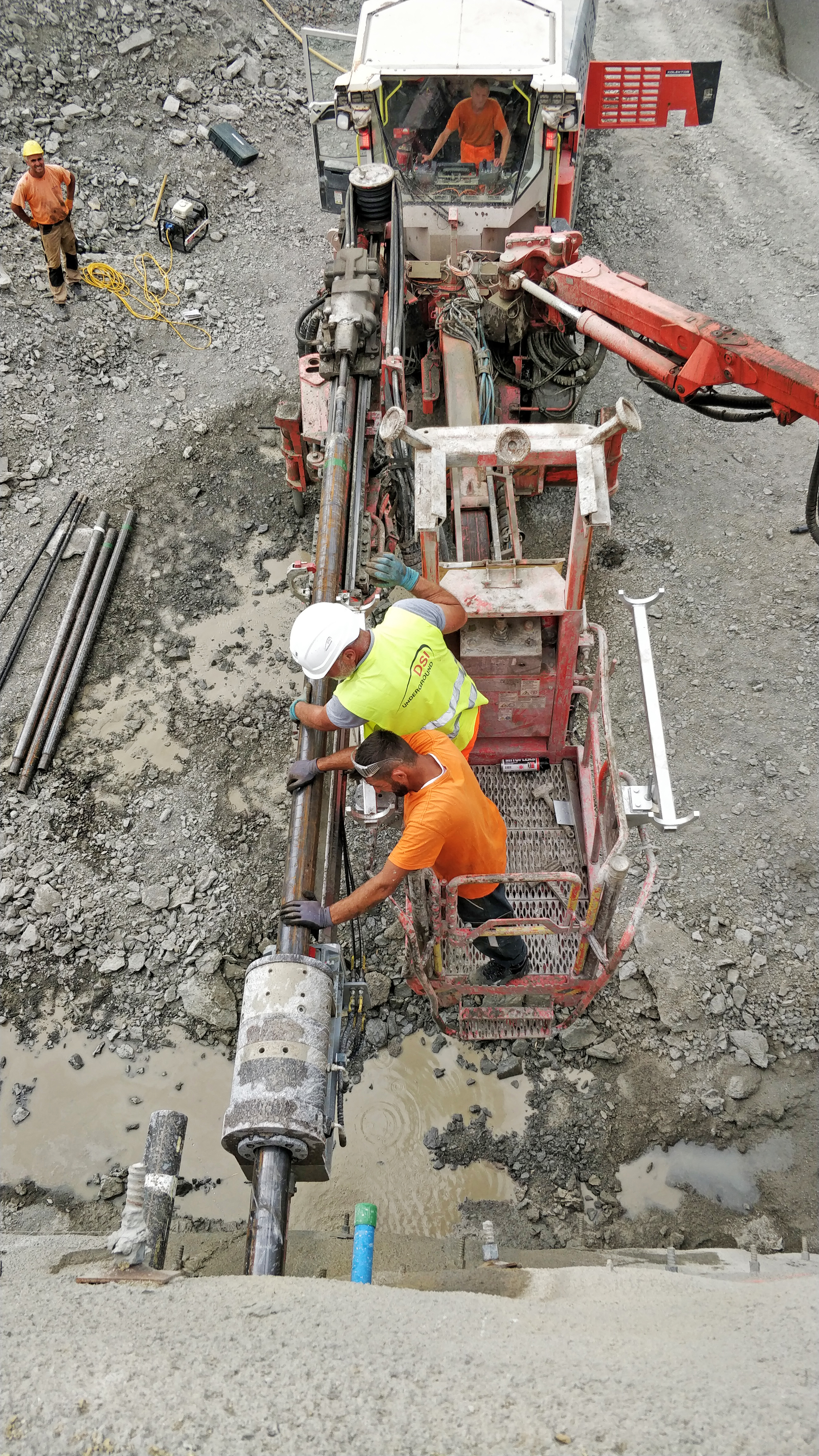 Hydraulic Pressing Device DSI AT — Pipe Umbrella System: hydraulic pressing device connecting pipes