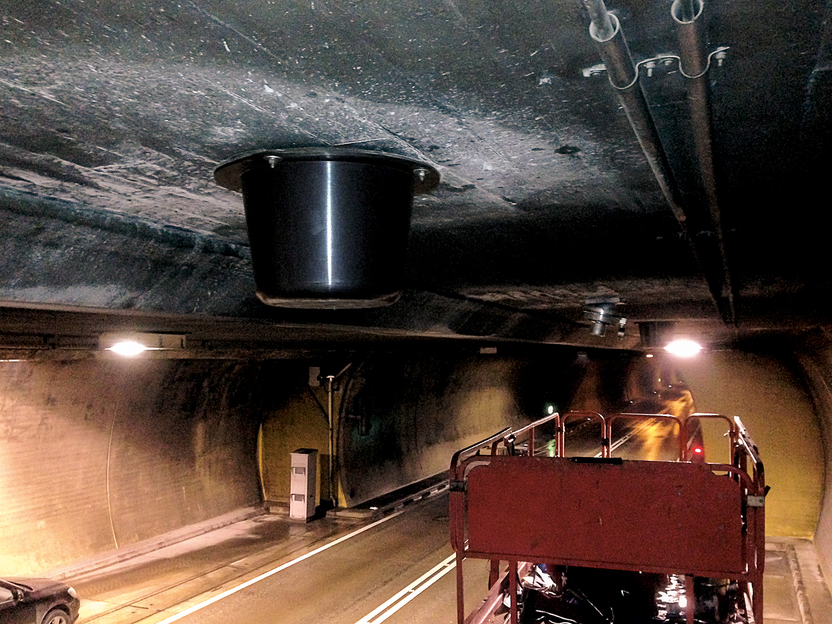 Innovative Sanierung des Lermooser Tunnels mit DSI Dauerankern und DSI Inject Injektionsharzen Innovative Sanierung des Lermooser Tunnels mit DSI Dauerankern und DSI Inject Injektionsharzen