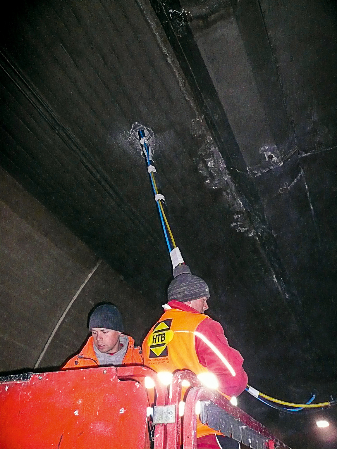 Innovative Sanierung des Lermooser Tunnels mit DSI Dauerankern und DSI Inject Injektionsharzen Innovative Sanierung des Lermooser Tunnels mit DSI Dauerankern und DSI Inject Injektionsharzen