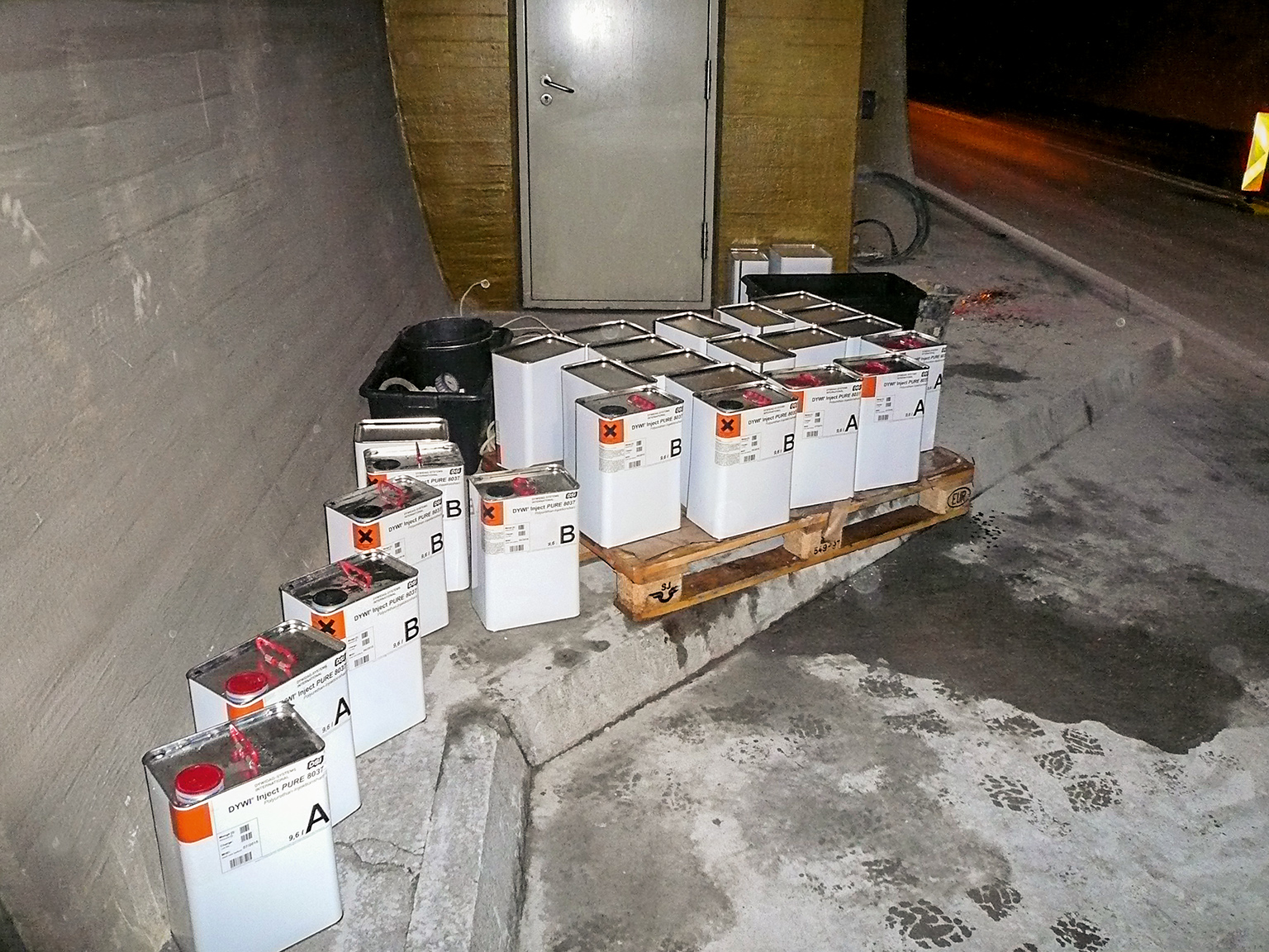 Innovative Sanierung des Lermooser Tunnels mit DSI Dauerankern und DSI Inject Injektionsharzen Innovative Sanierung des Lermooser Tunnels mit DSI Dauerankern und DSI Inject Injektionsharzen