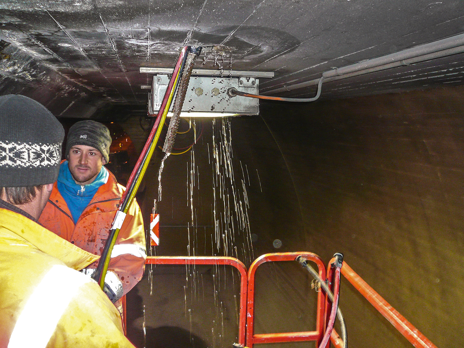 Innovative Sanierung des Lermooser Tunnels mit DSI Dauerankern und DSI Inject Injektionsharzen Innovative Sanierung des Lermooser Tunnels mit DSI Dauerankern und DSI Inject Injektionsharzen
