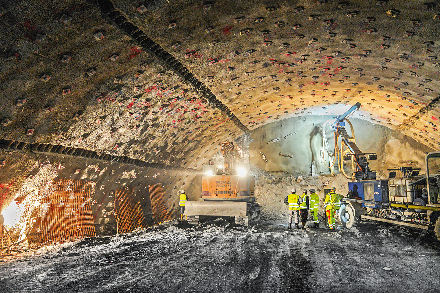 Der Semmering-Basistunnel: Sicherer Vortrieb am Fröschnitzgraben mit Stützmitteln der DSI Underground Der Semmering-Basistunnel: Sicherer Vortrieb am Fröschnitzgraben mit Stützmitteln der DSI Underground